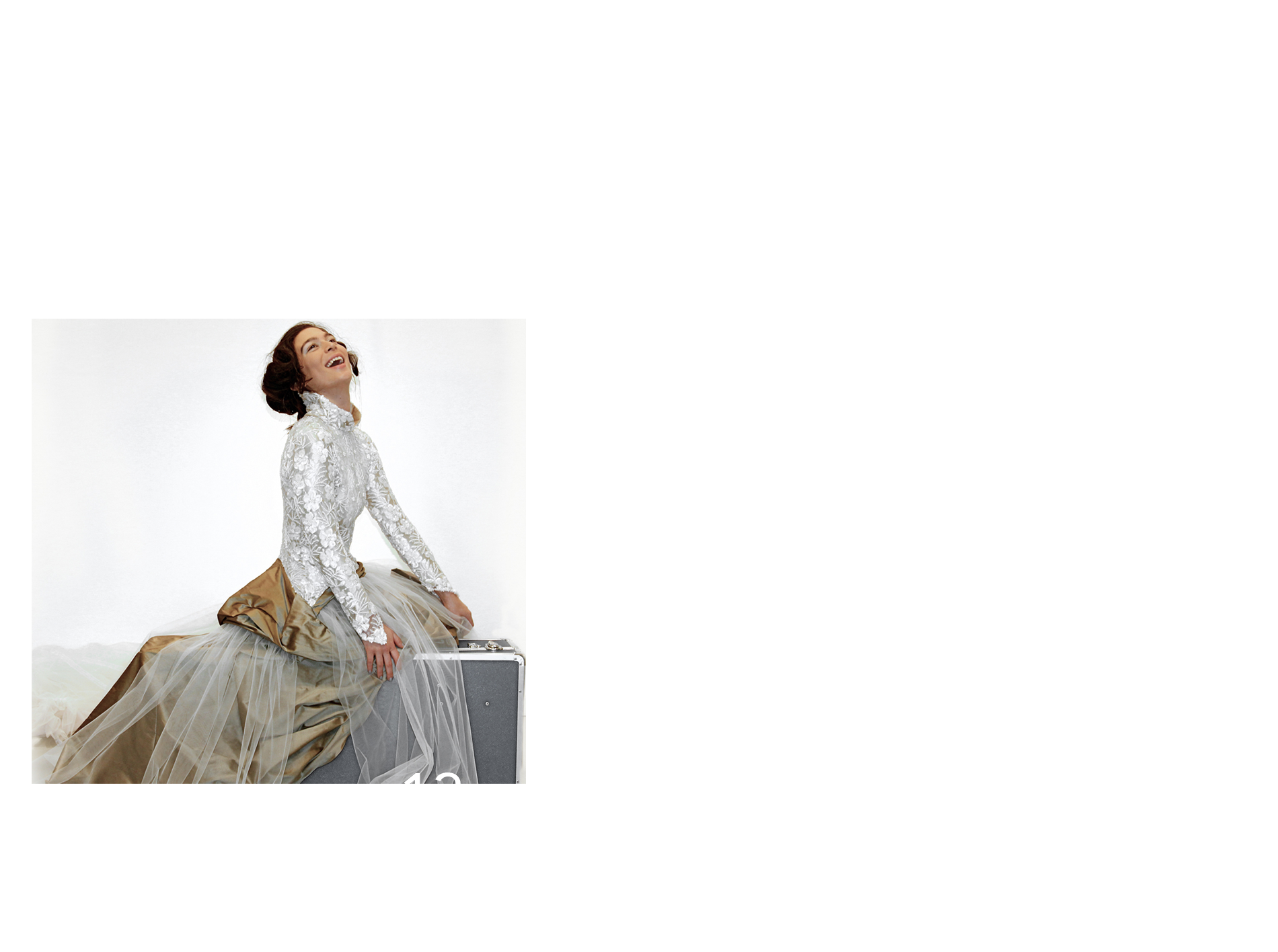 Zweifarbiges ausdruckstarkes Couture-Spitzen-Brautkleid mit kunstvollen Details 